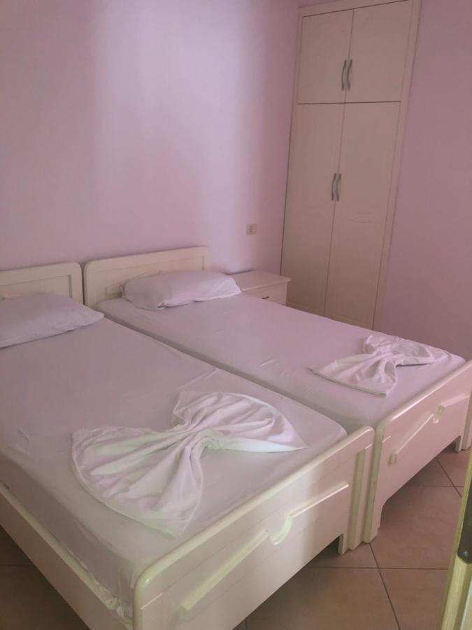 Central Boutique Hostel Sarande Bagian luar foto