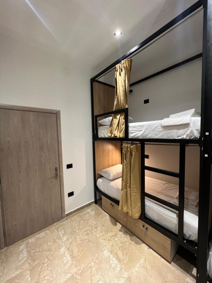 Central Boutique Hostel Sarande Bagian luar foto