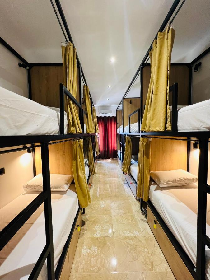 Central Boutique Hostel Sarande Bagian luar foto